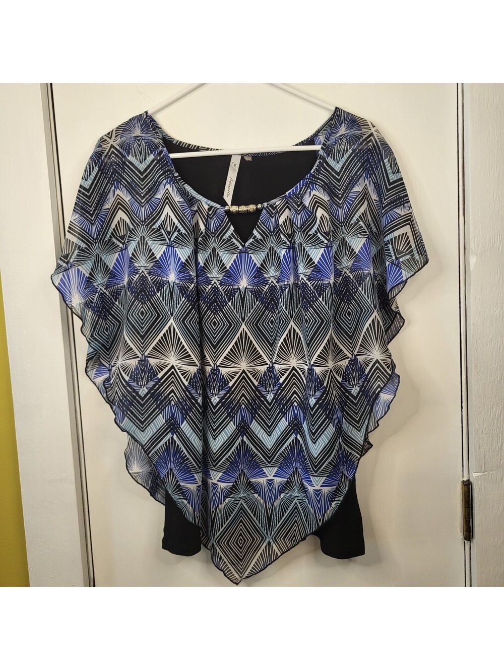 NY Collection Women's tank Lg sheer overlay with a bold geometric pattern